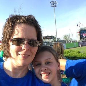 Meet your Posher, Lorilori